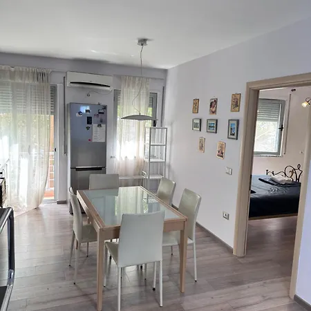 Stylish Downtown Getaway Apartment Tirana